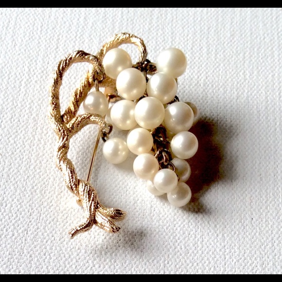 Faux Pearl Bon Bon Cluster Brooch Tree Grapes Vine - Picture 3 of 5